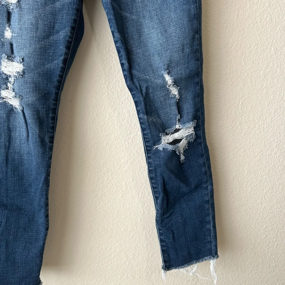 Abercrombie & Fitch Harper Ankle Jean Medium Indigo Distressed Size 24 Short OOs